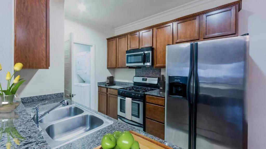 Holiday In La - 1Br With Free Parking, Laundry, Pool لوس أنجلوس المظهر الخارجي الصورة